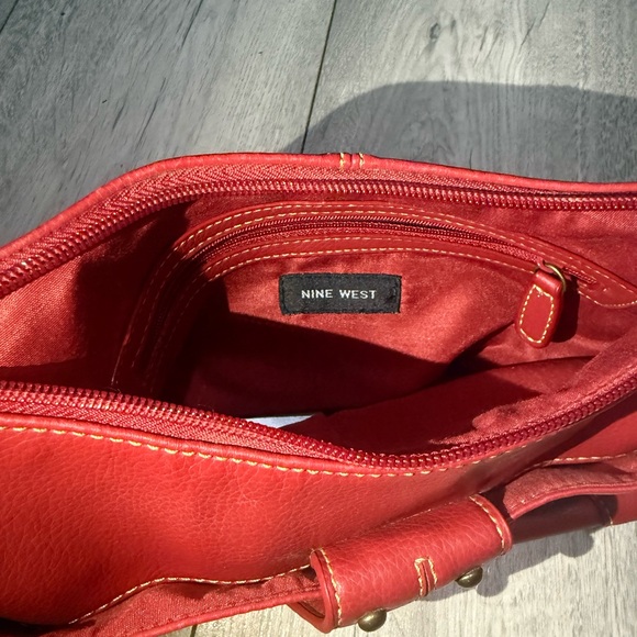 Vintage Y2K  Leather Red studded shoulder Women's Bag with gold accent. - Picture 8 of 9